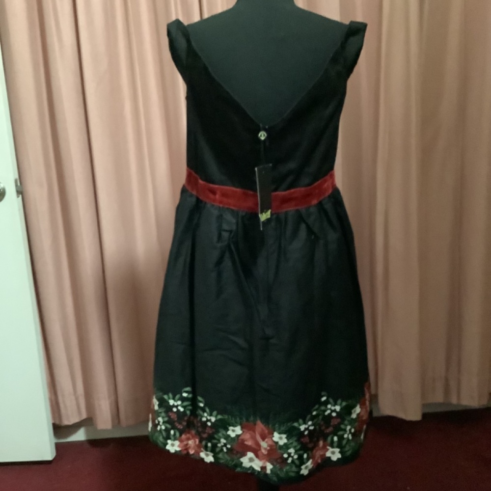 Collectif Lilith Festive Floral Swing Dress NWT - Picture 5 of 7